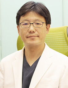 �܂������ȃN���j�b�N �v�c ���F �搶